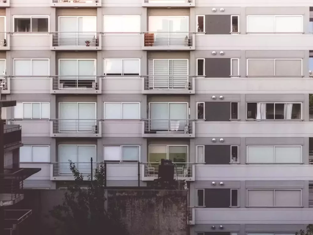 Kevesebb lakás épült, viszont drágábbak az albérletek